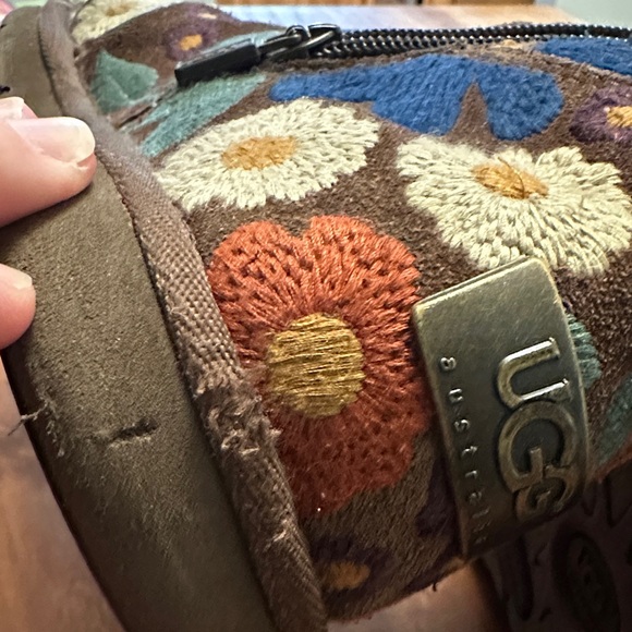 UGG Wahine Floral Embroidered Boots - Picture 6 of 16